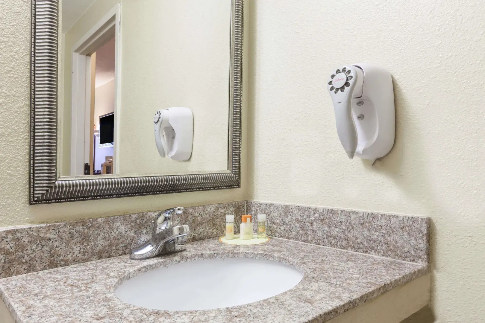 Days Inn by Wyndham LaPlace- New Orleans