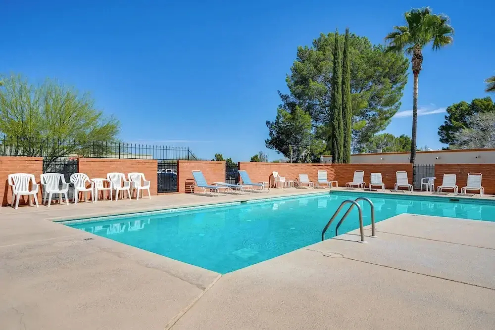 Charming Green Valley Townhome w/ Community Pool!