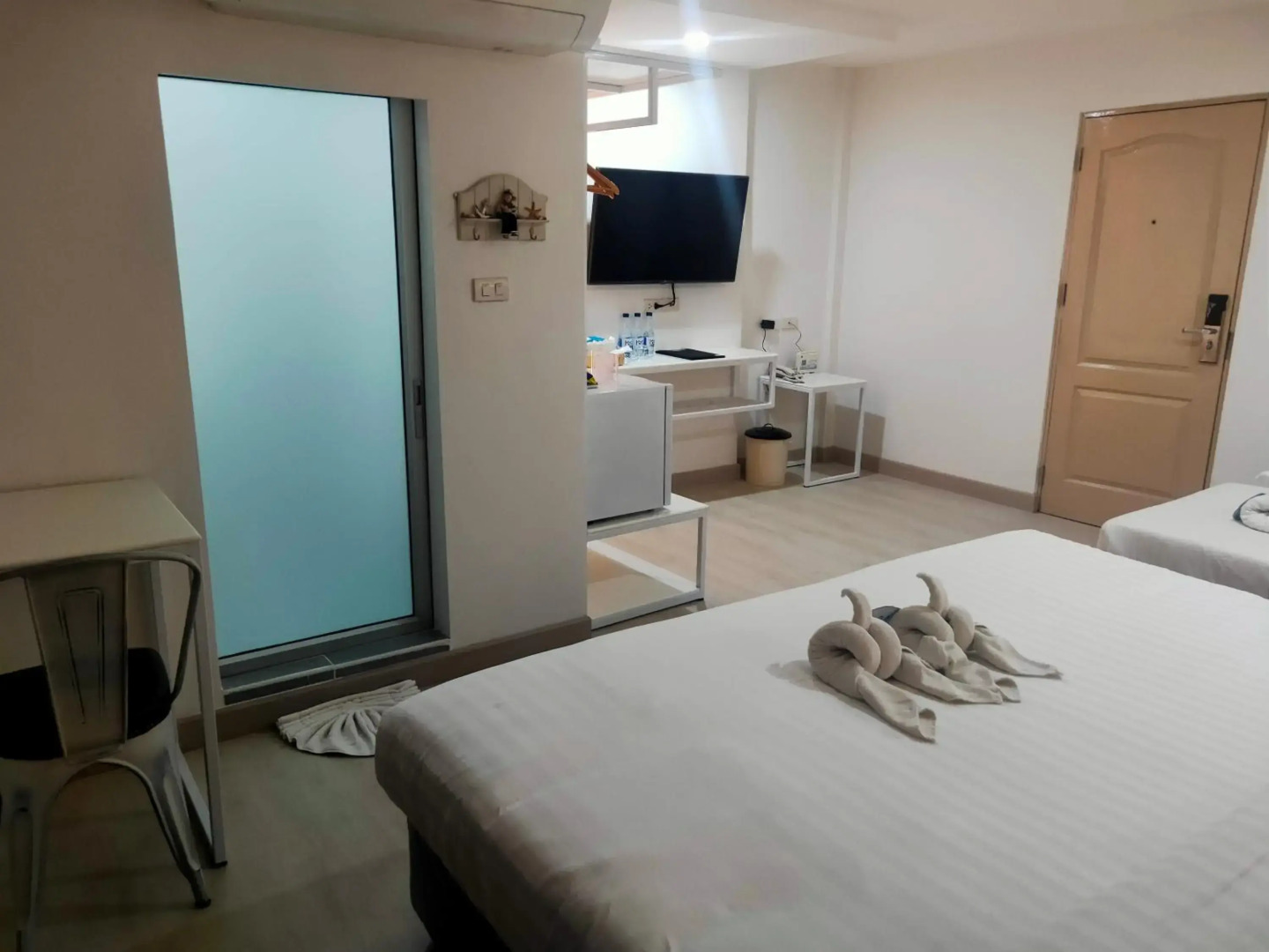 Bed by Boat Hotel & Apartment