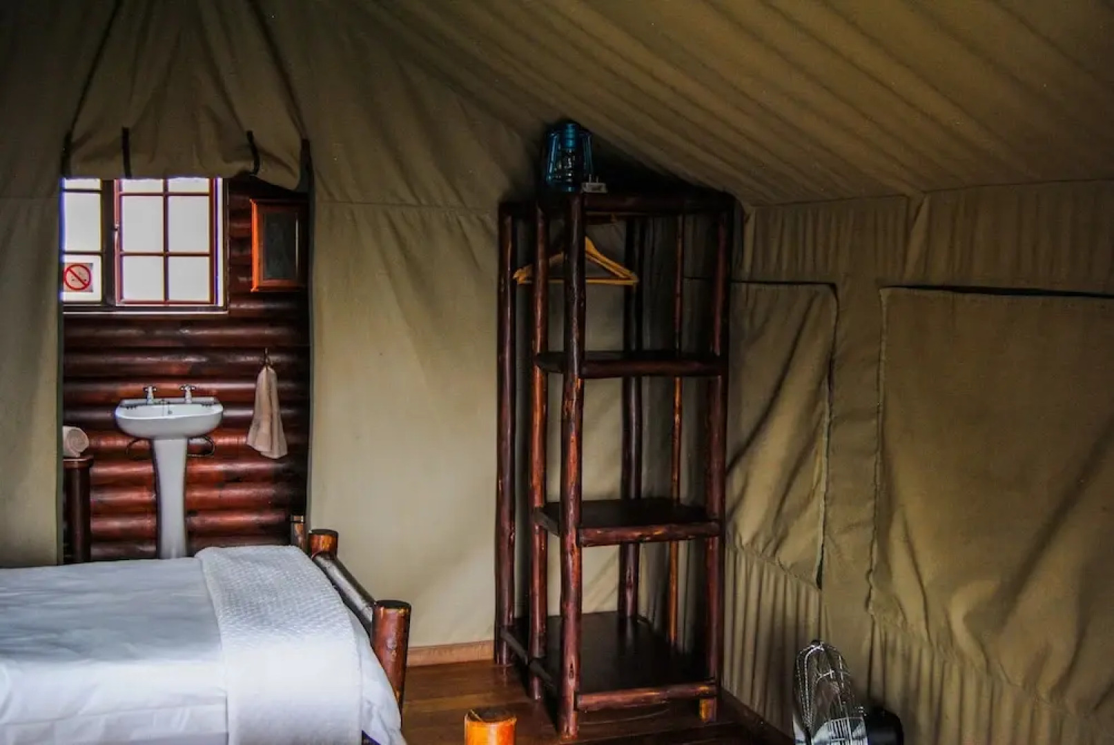 Zingela Nature Reserve - Baobab Tented Camp