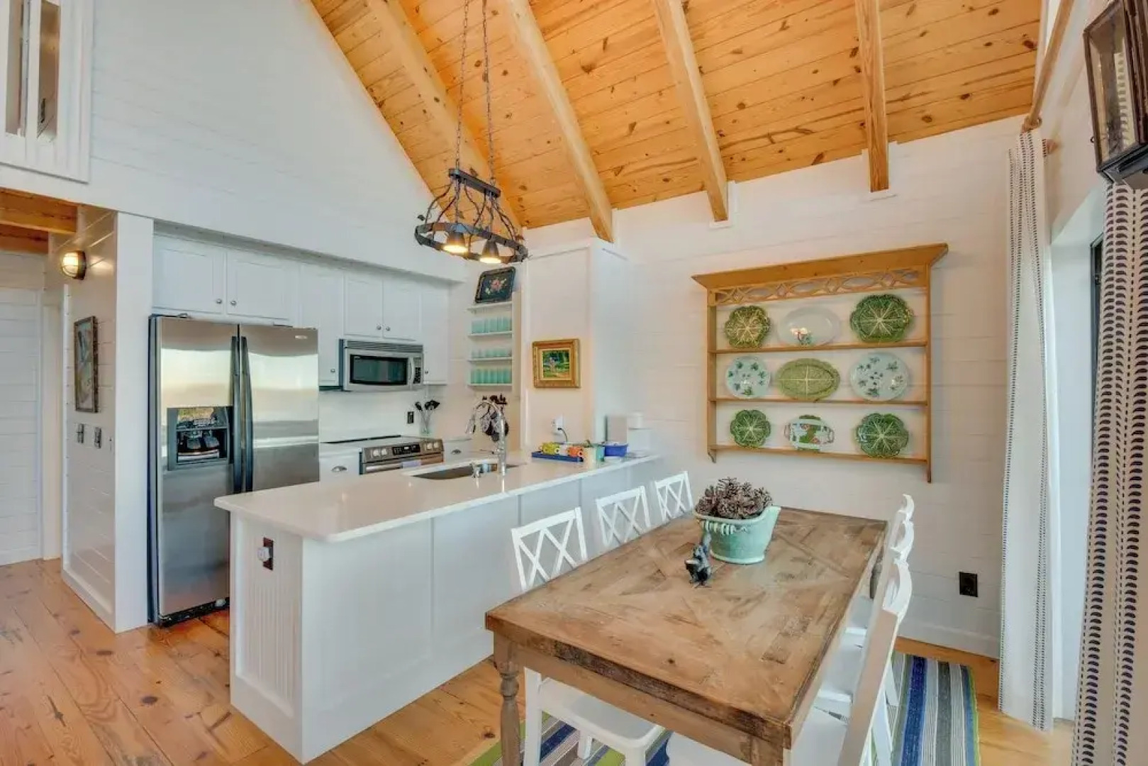 Beautiful Lake Keowee Home w/ Boat Dock & Fire Pit