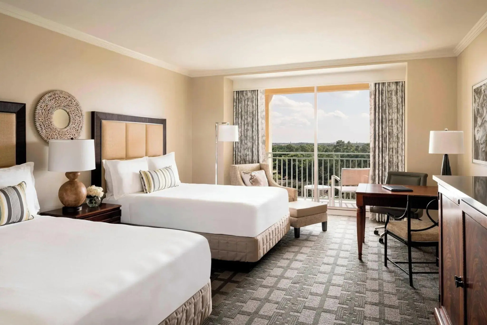 The Ritz-Carlton Naples, Tiburón