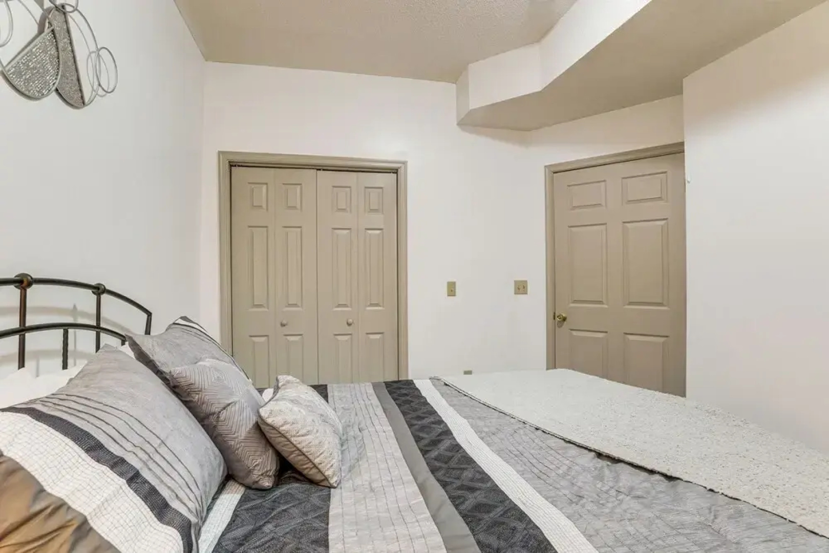 Spacious Massanutten Home w/ Hot Tub & Sauna!