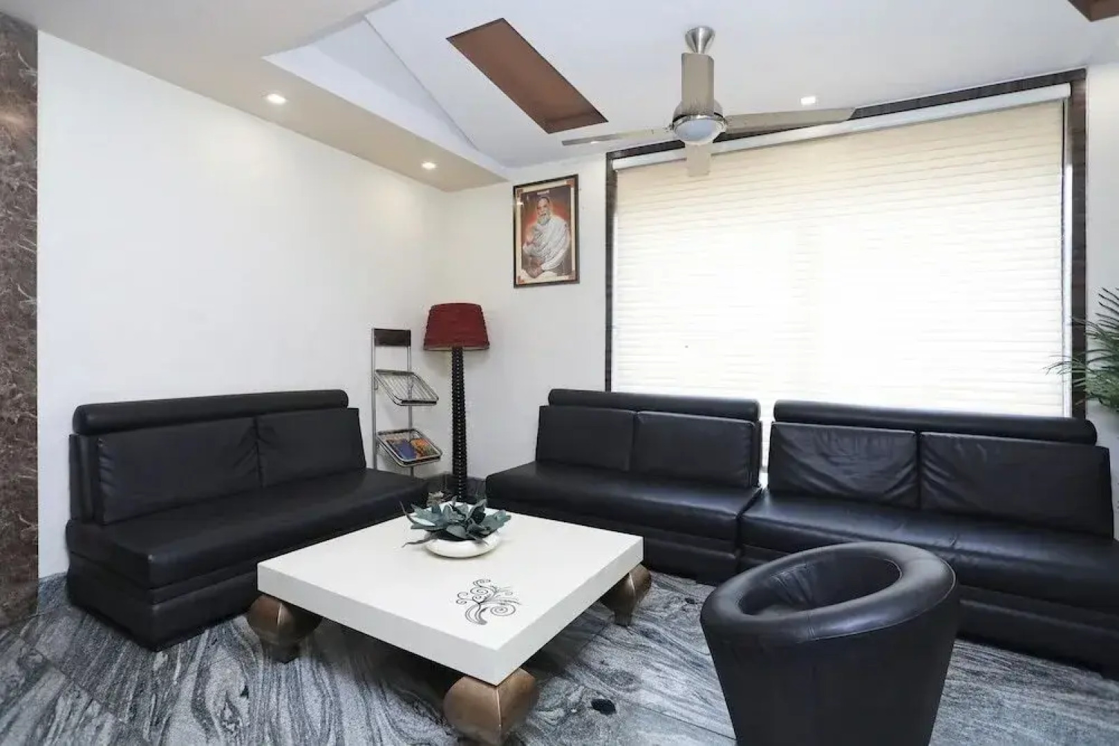 Hotel Razia Inn By OYO Rooms