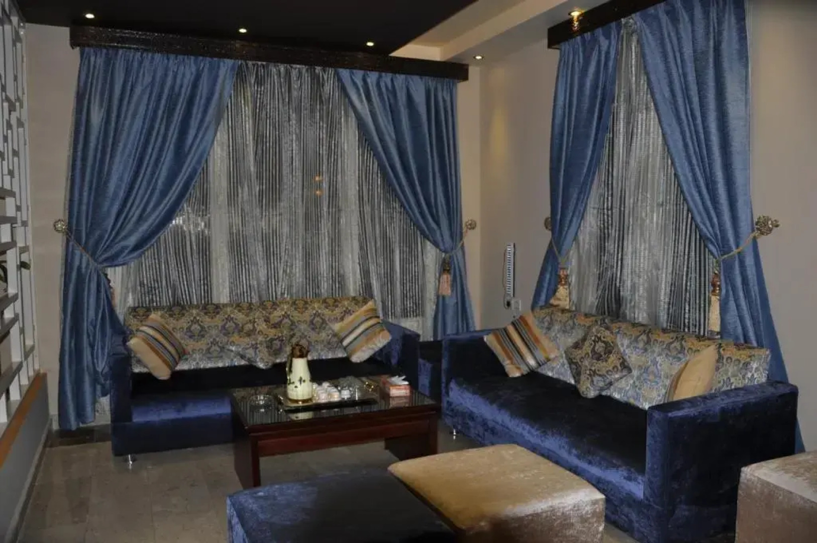 Al Bustan Crown Hotel 2