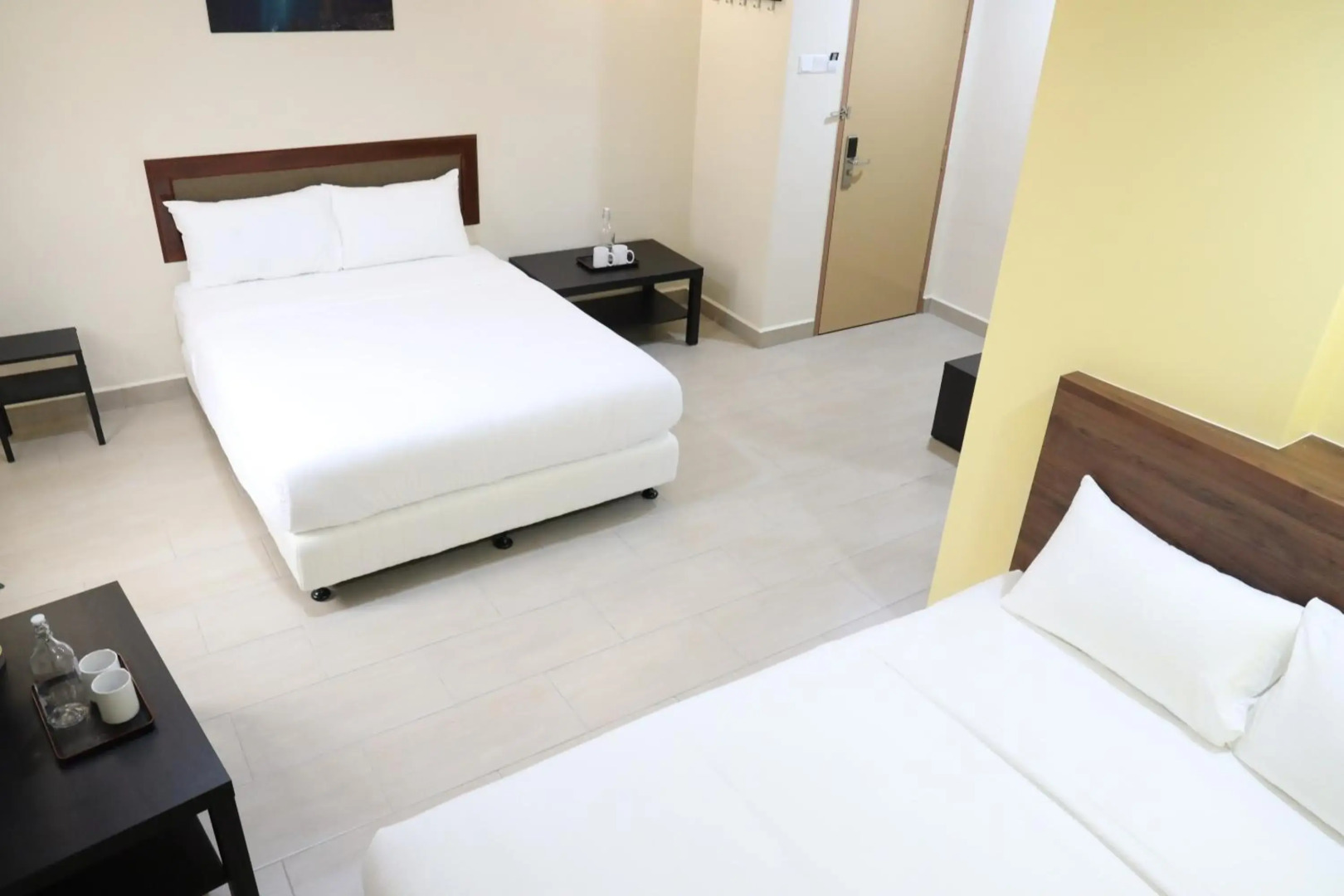 Capital O 90897 Island City Hotel