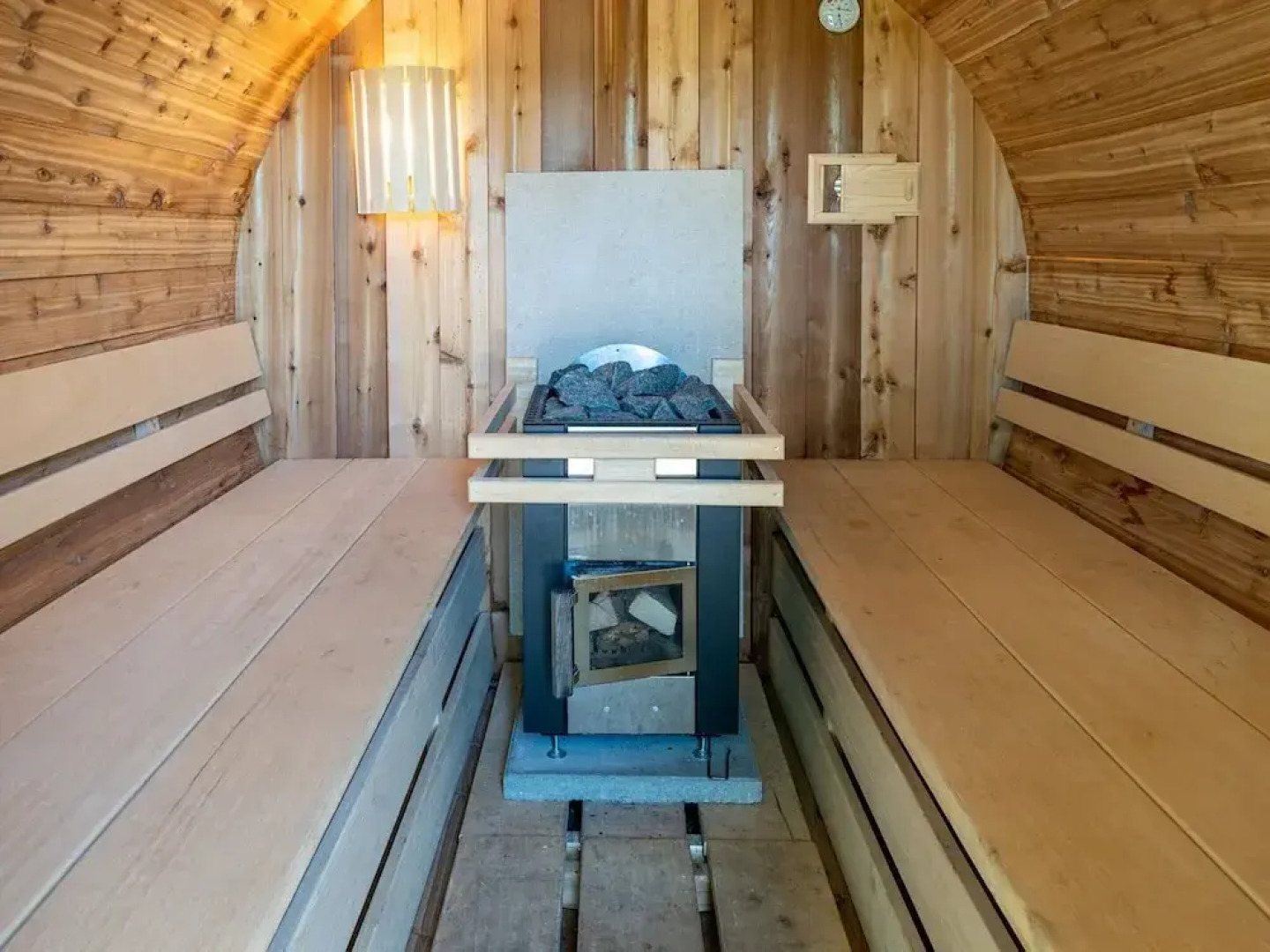 Forest Cabin With Pets