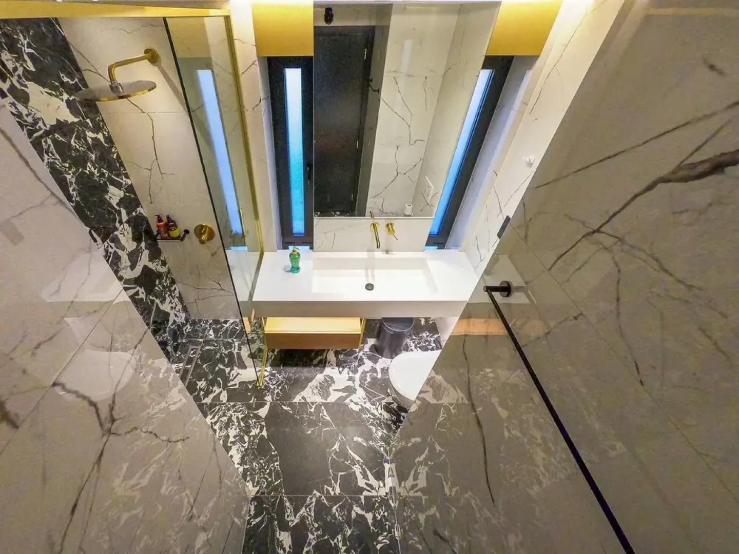 Fabulous 5 Bedroom Villa With sea Access