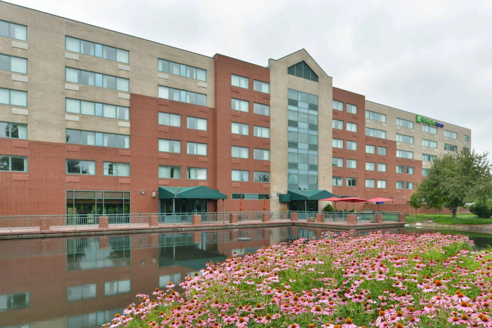 Holiday Inn Express St. Louis Airport - Riverport