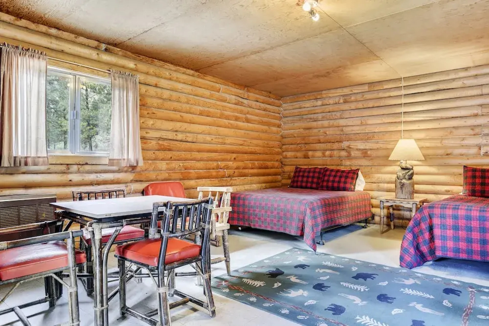 Sawtooth Lodge