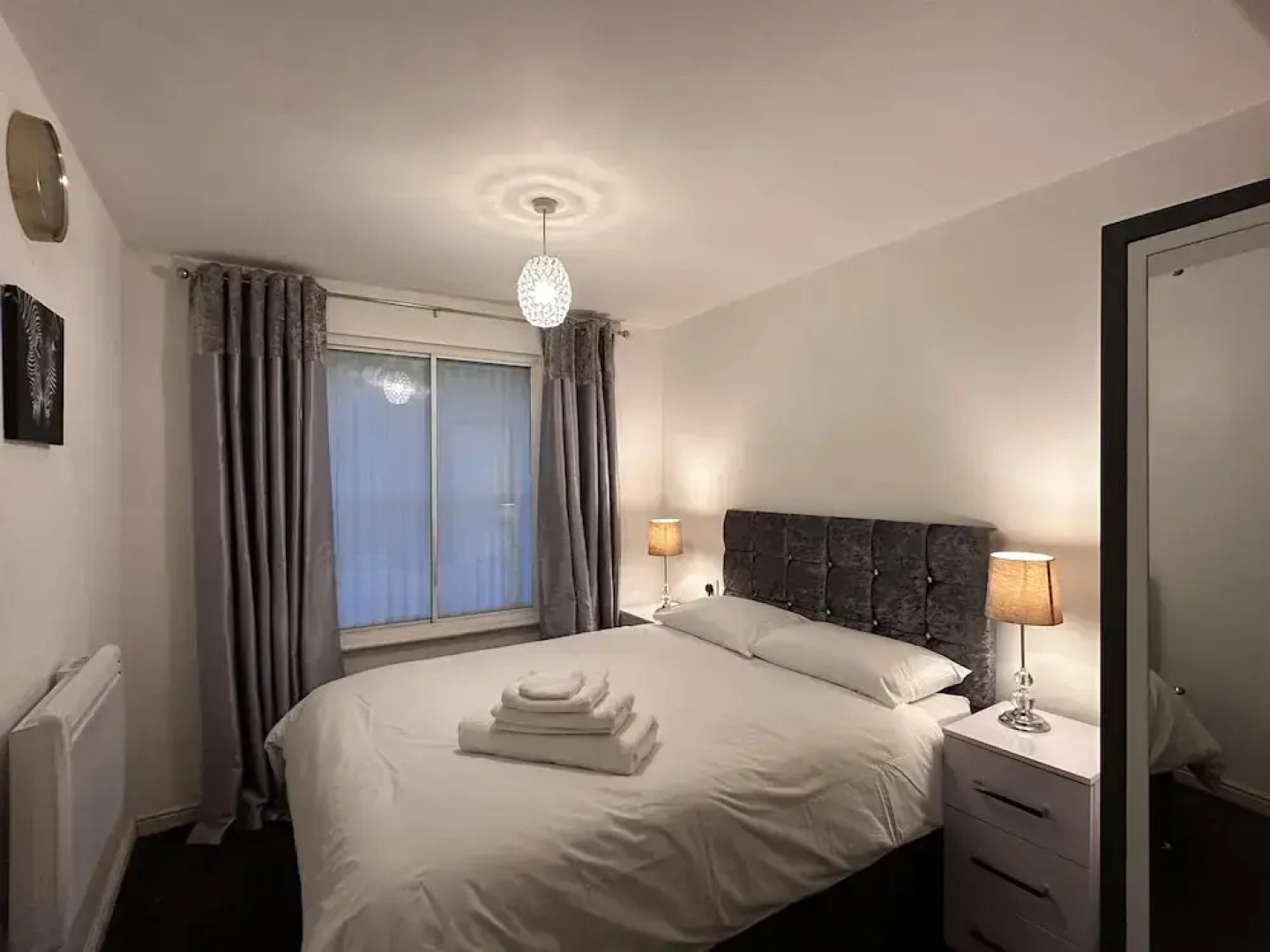 Captivating 2-bed Apartment in West Bromwich