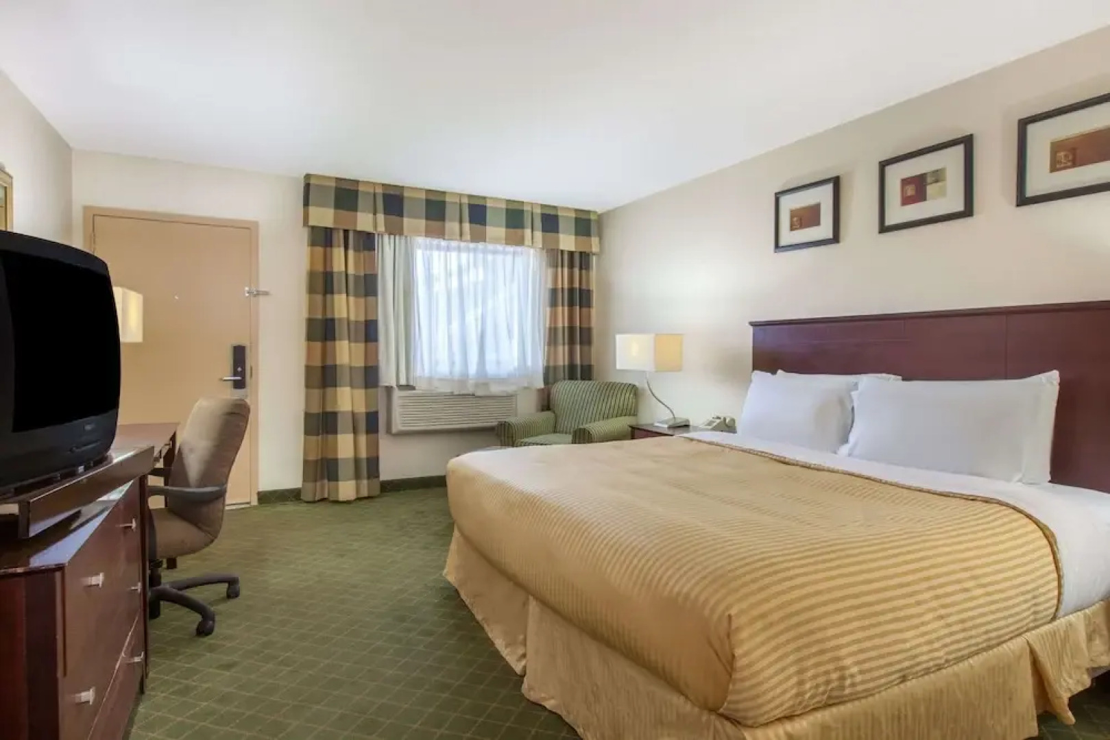 Knights Inn South Amboy/Garden State Parkway South, Exit 125