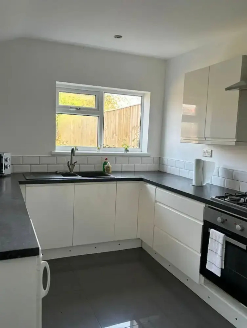 4 Bedroom Refurbished Workers Haven