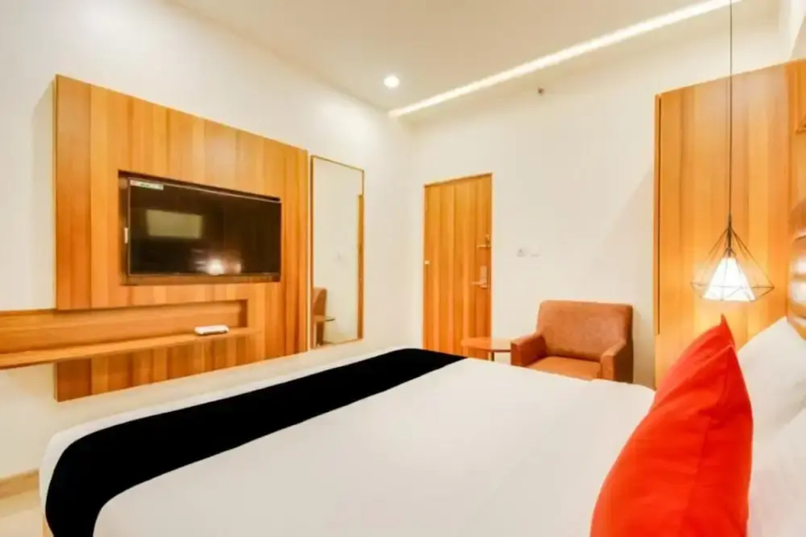 Capital O 62639 Inn The Centre