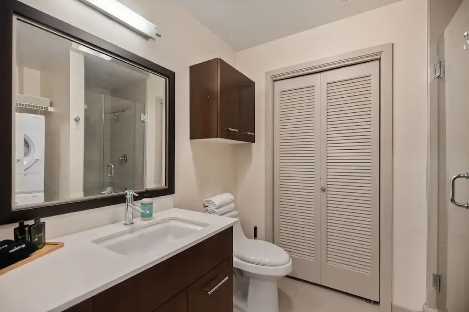 The Luxe Suites at University City