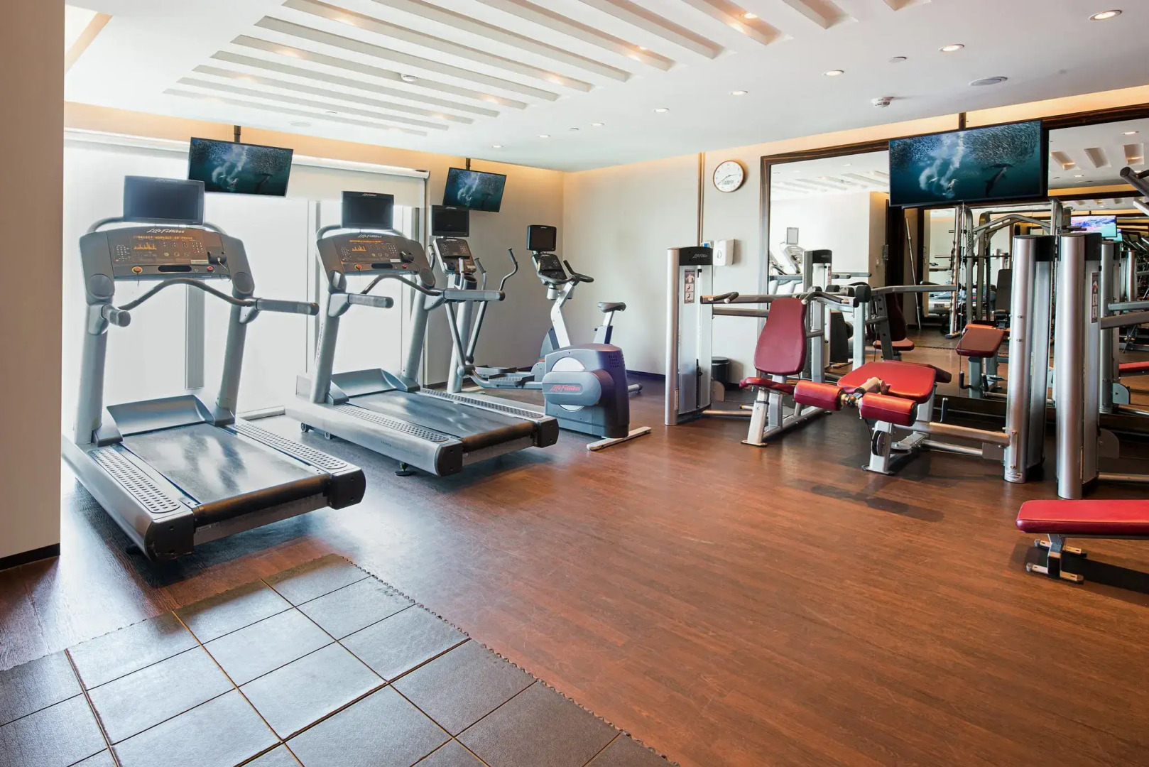 Centro Al Manhal by Rotana