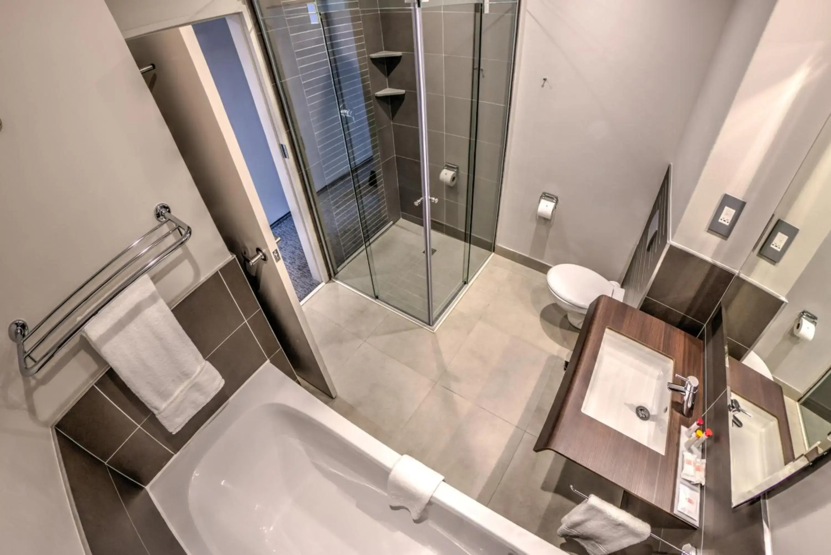 City Lodge Hotel Waterfall City