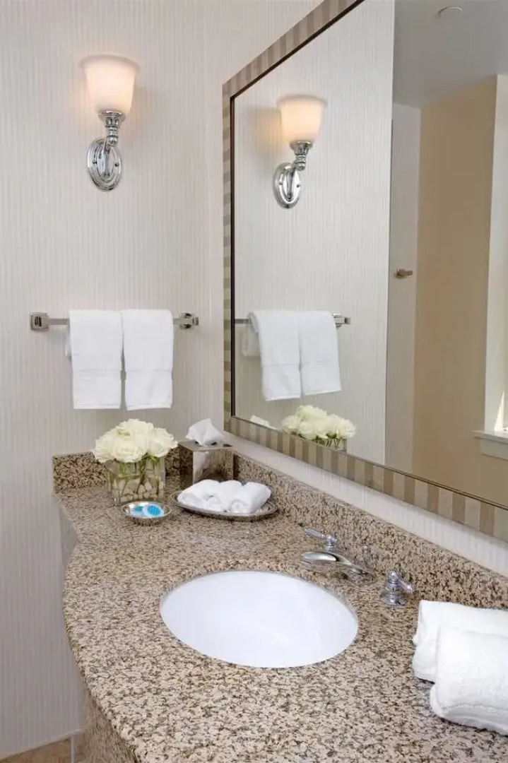 Stonewall Jackson Hotel Cc