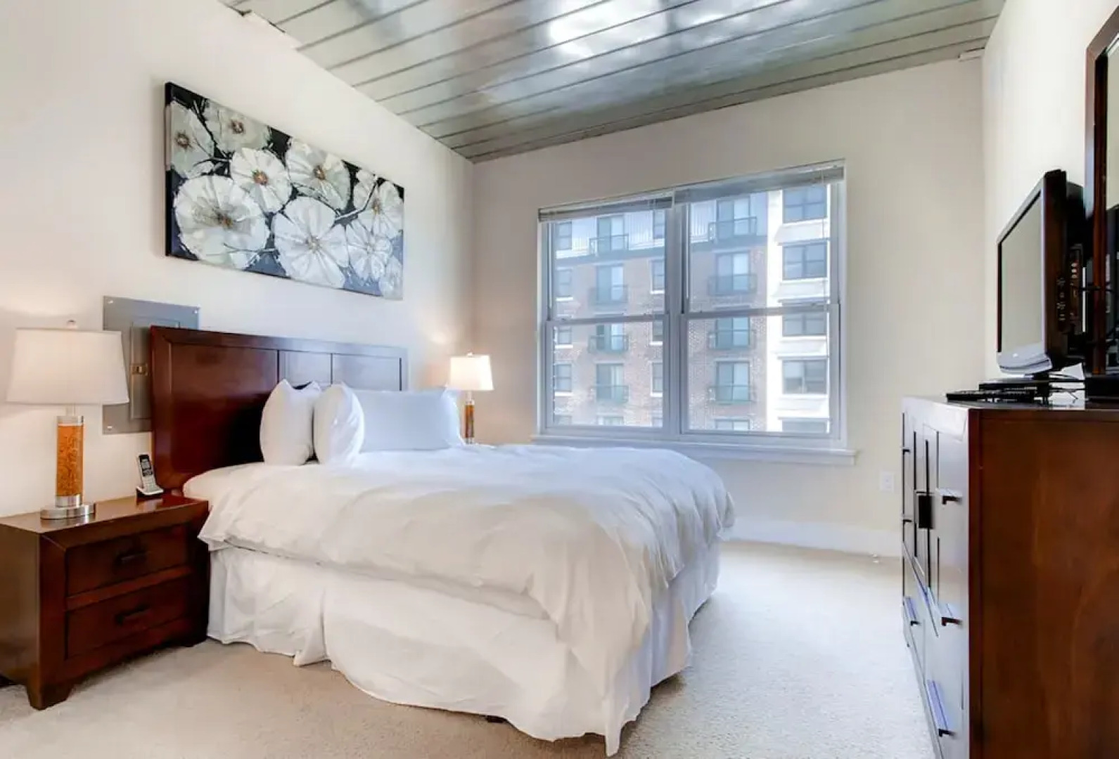 Global Luxury Suites at Whetstone Way