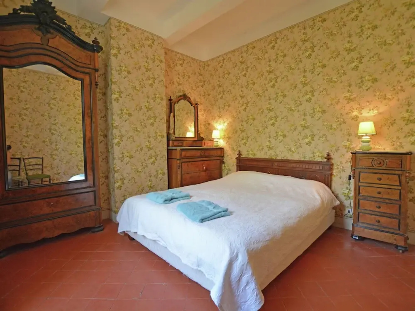 Authentic Holiday Home With Private Swimming Pool and Large Garden in Southern France