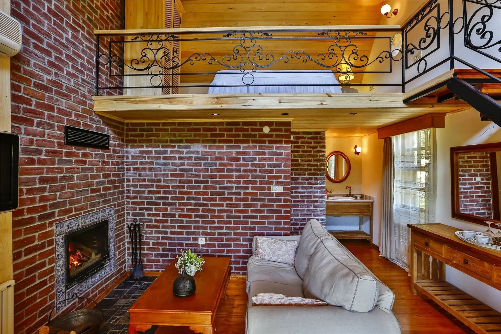 Tranquilla River Lodge - Adults Only