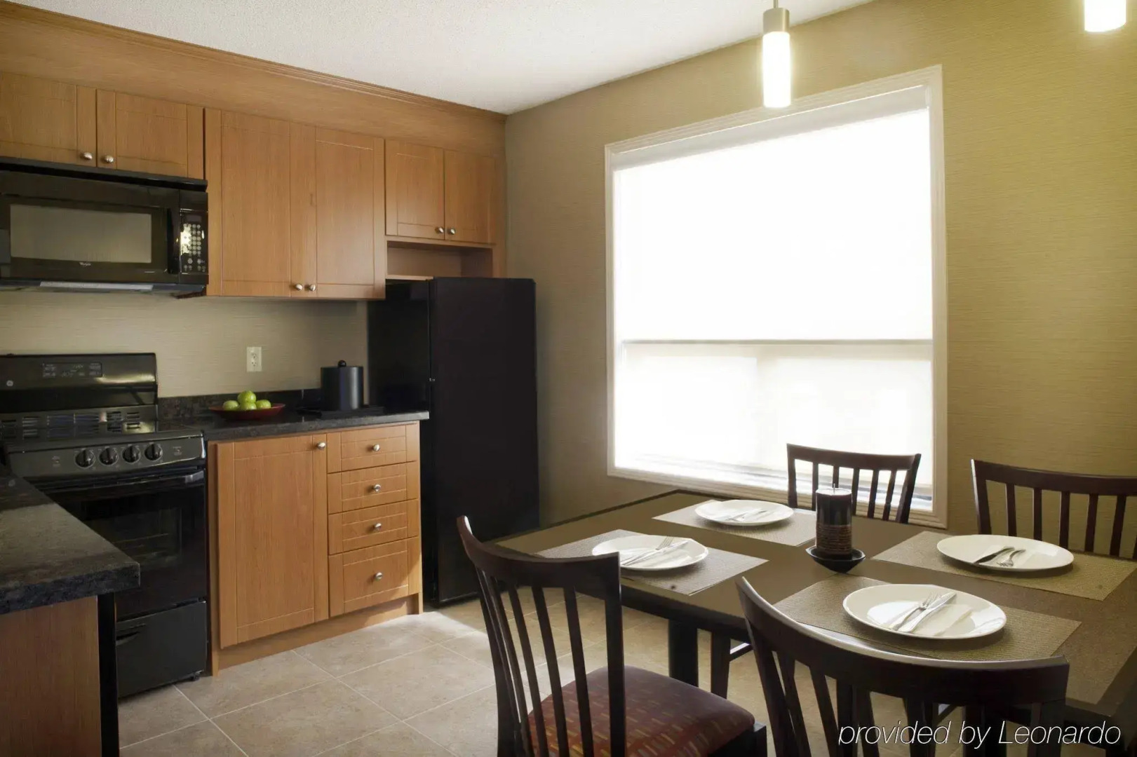 Travelodge by Wyndham Oshawa Whitby