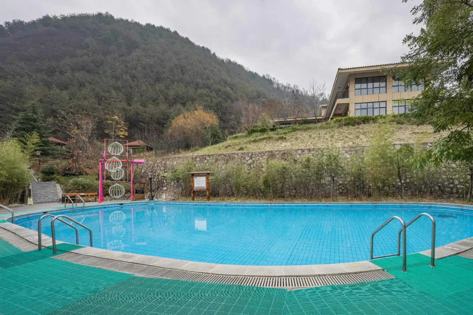 Maijishan Hot Spring Resort Hotel