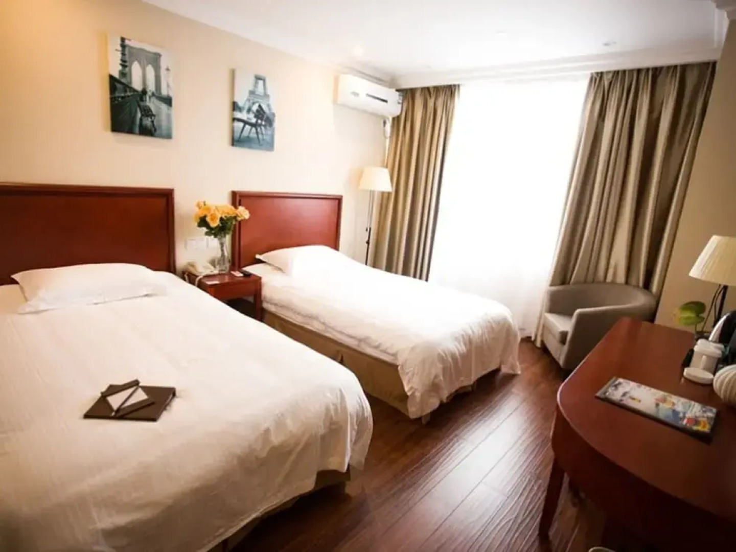 GreenTree Inn Anhui Wuhu Zhongshan Road Pedestrian Street Express Hotel