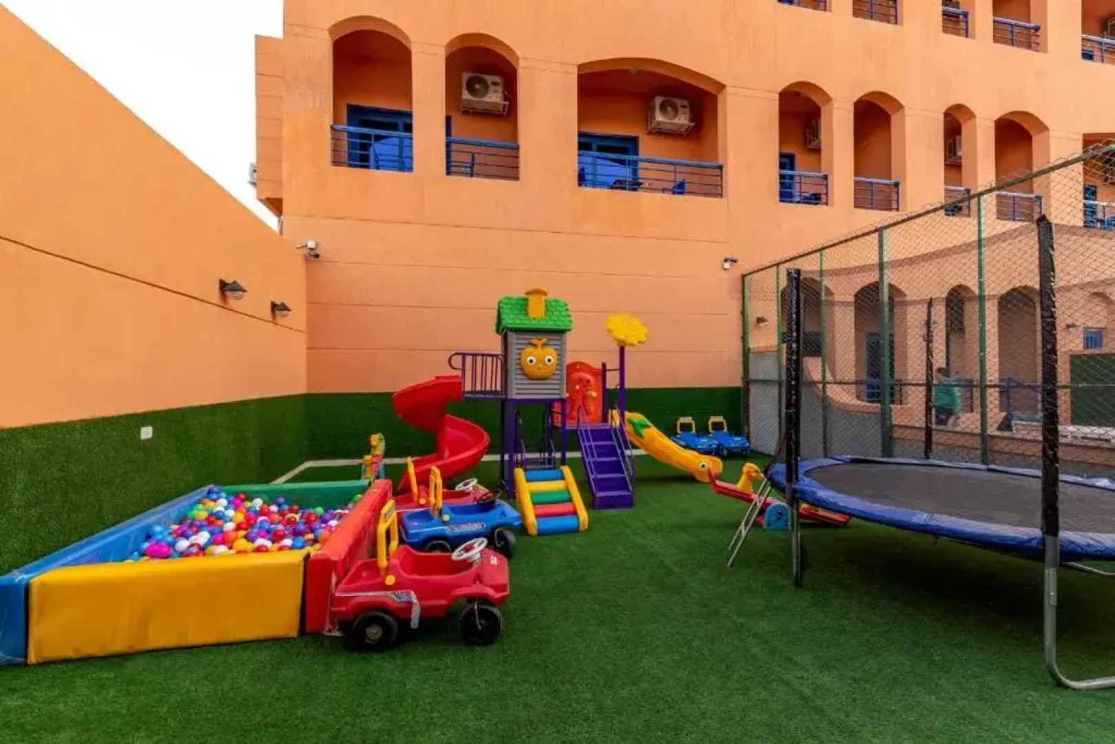 Royal Day Plaza Hotel