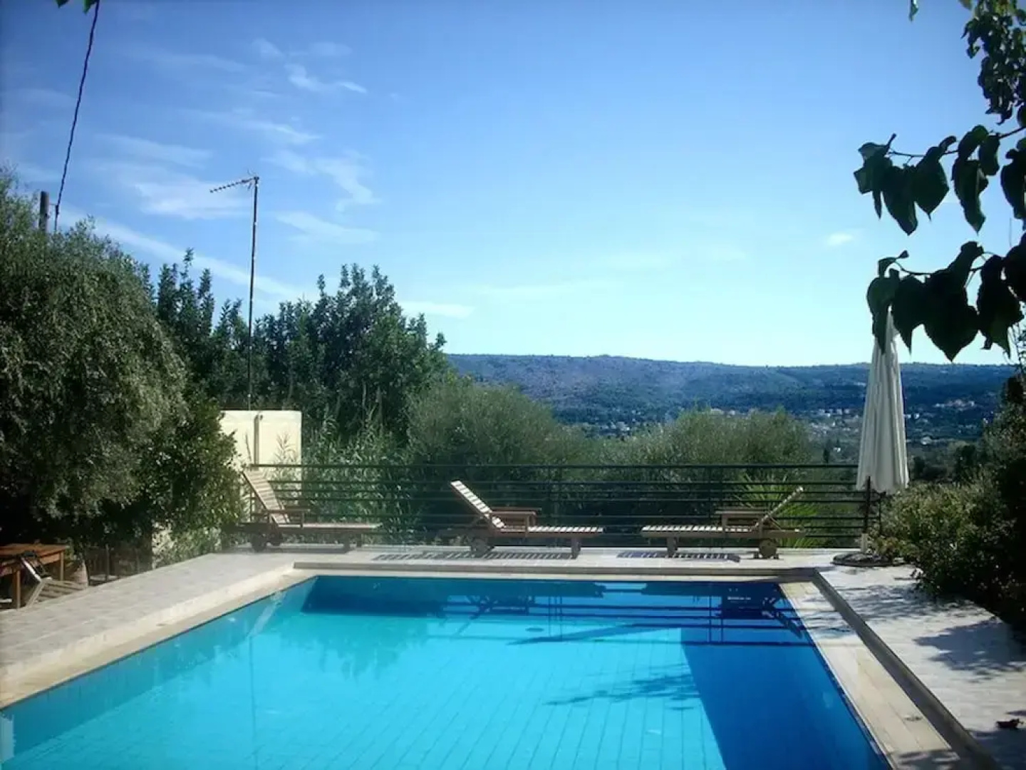 Dream 2 -traditional House With Pool To Share