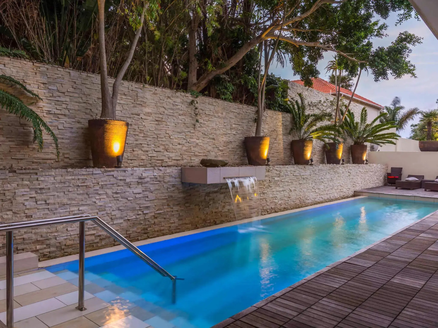 Mantis No5 Boutique Art Hotel