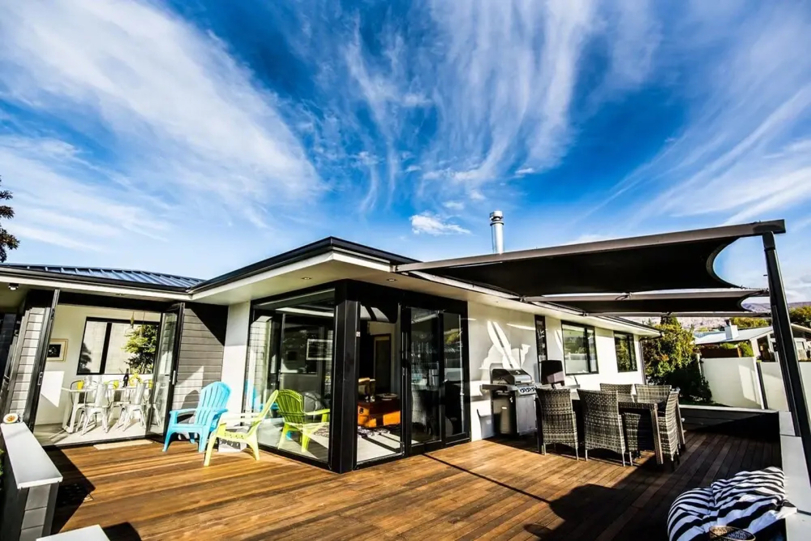 Wanaka Lakefront Gem