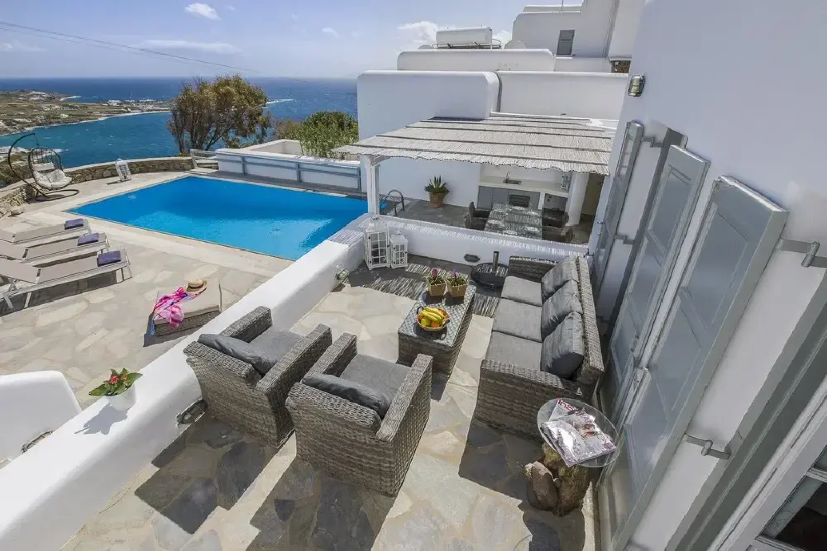 Mykonos Psarrou villa for 18 persons by VillaRentalsgr