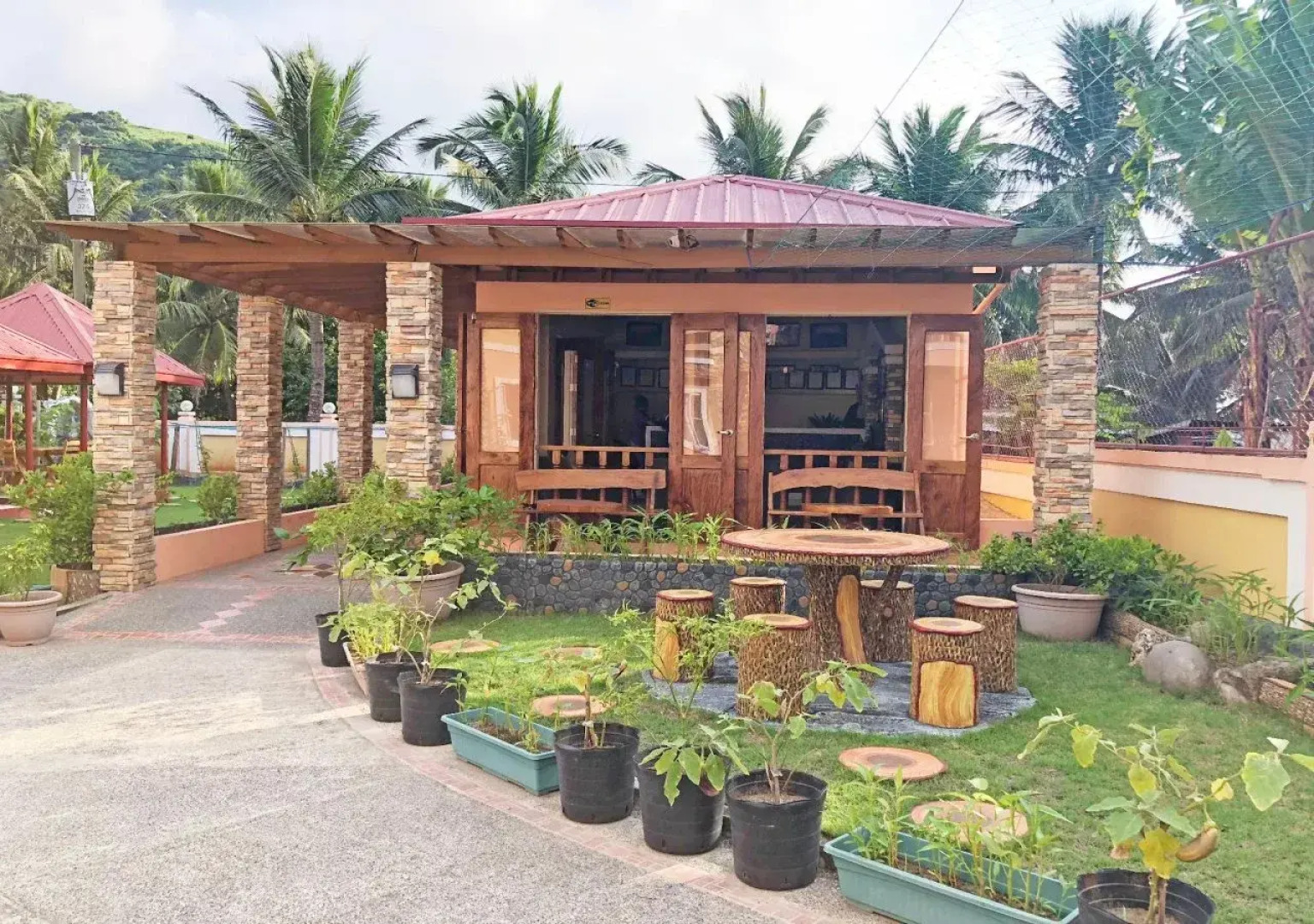 OYO 889 Amboy Hometel