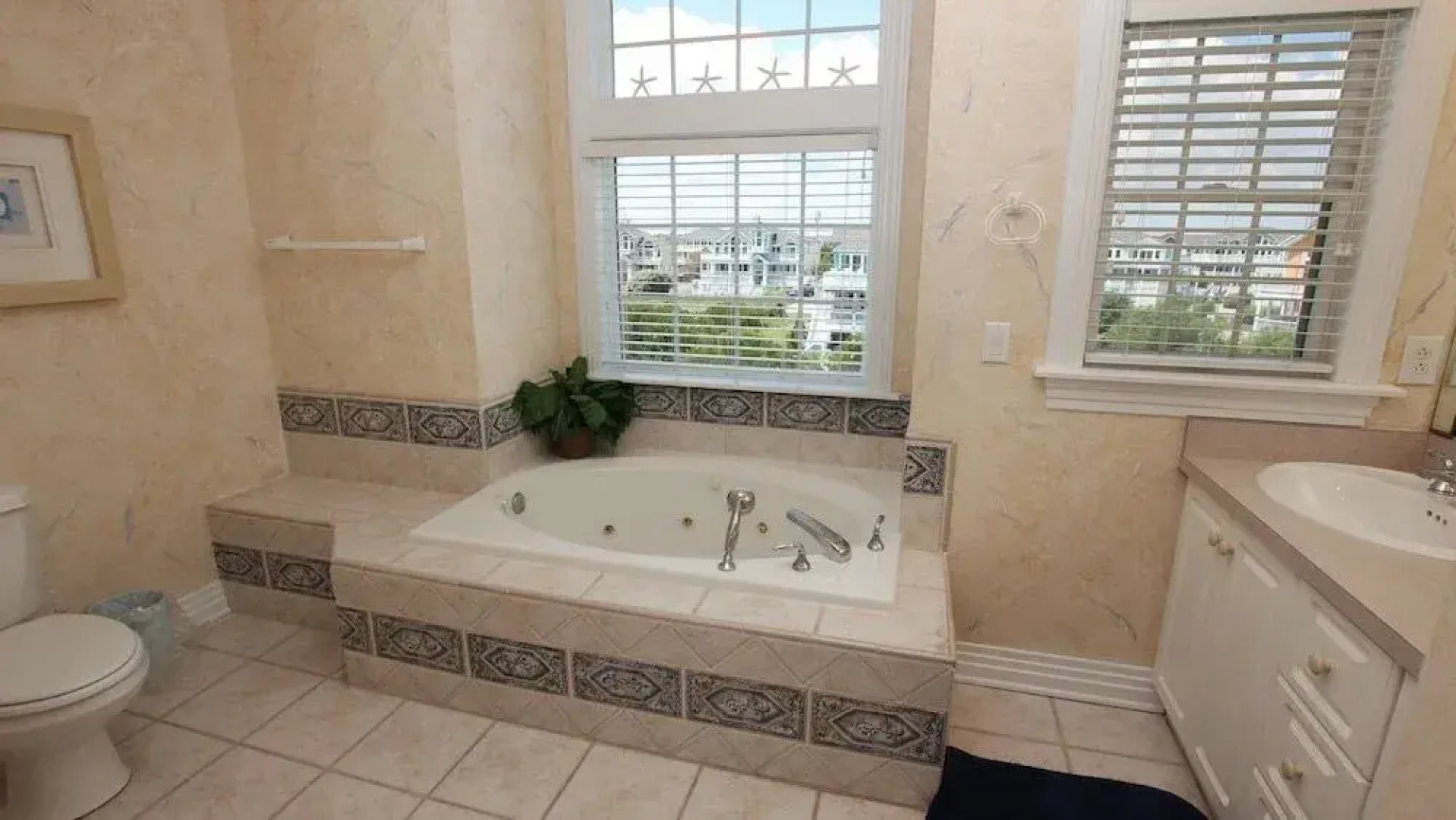 Trading Winds - 6 Br Home