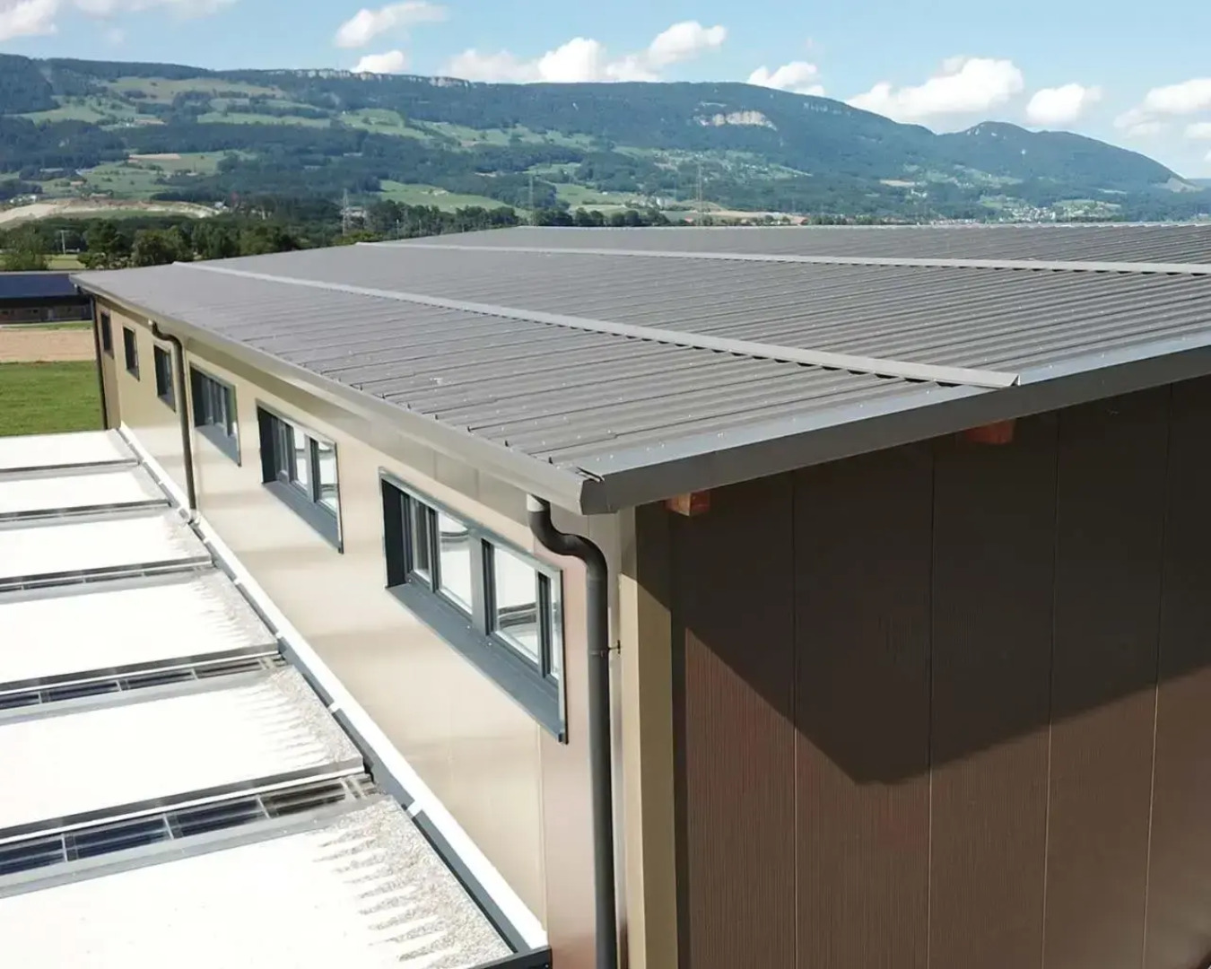 ZIMMERzuVERMIETEN in Deitingen Industriestrasse