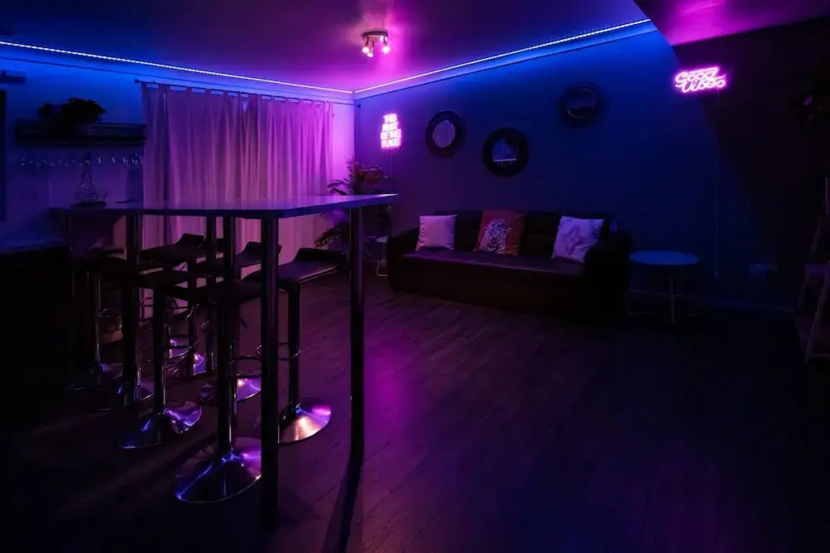 Get Away Home With Hot Tub Sleeps 7