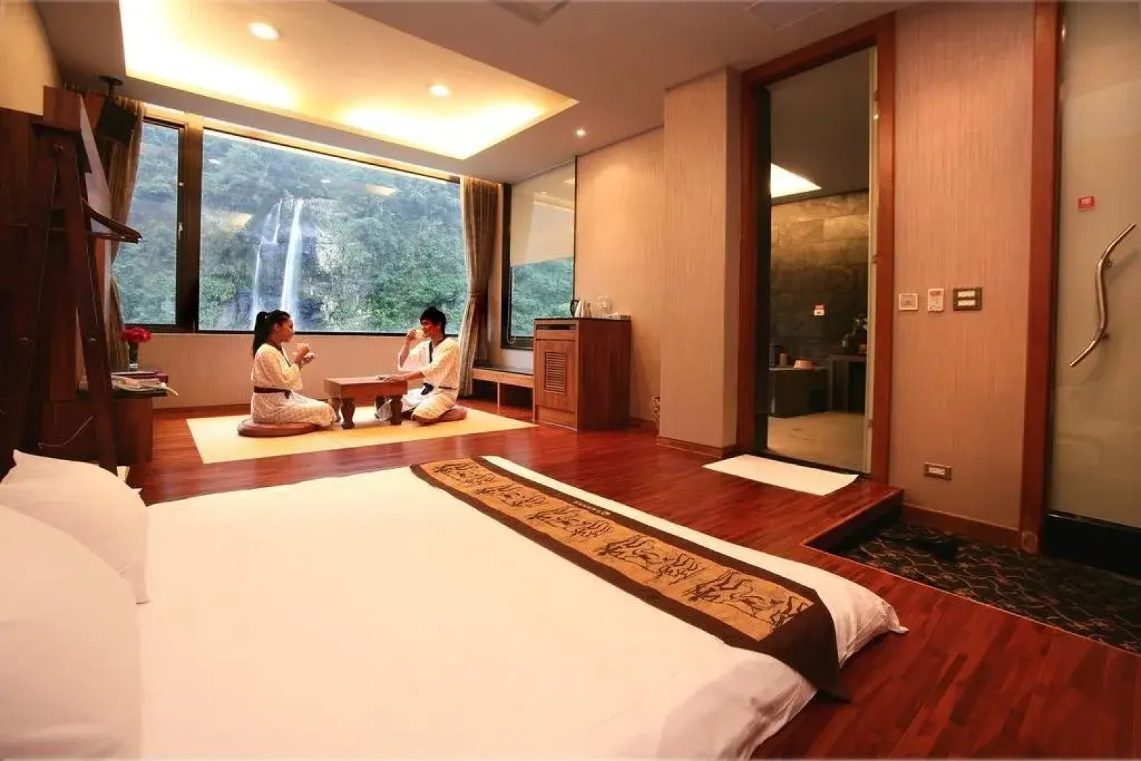 Naluwan Spring Resort Hotel