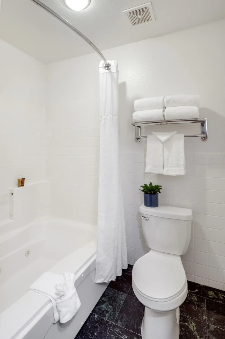 Ayres Suites Mission Viejo – Lake Forest