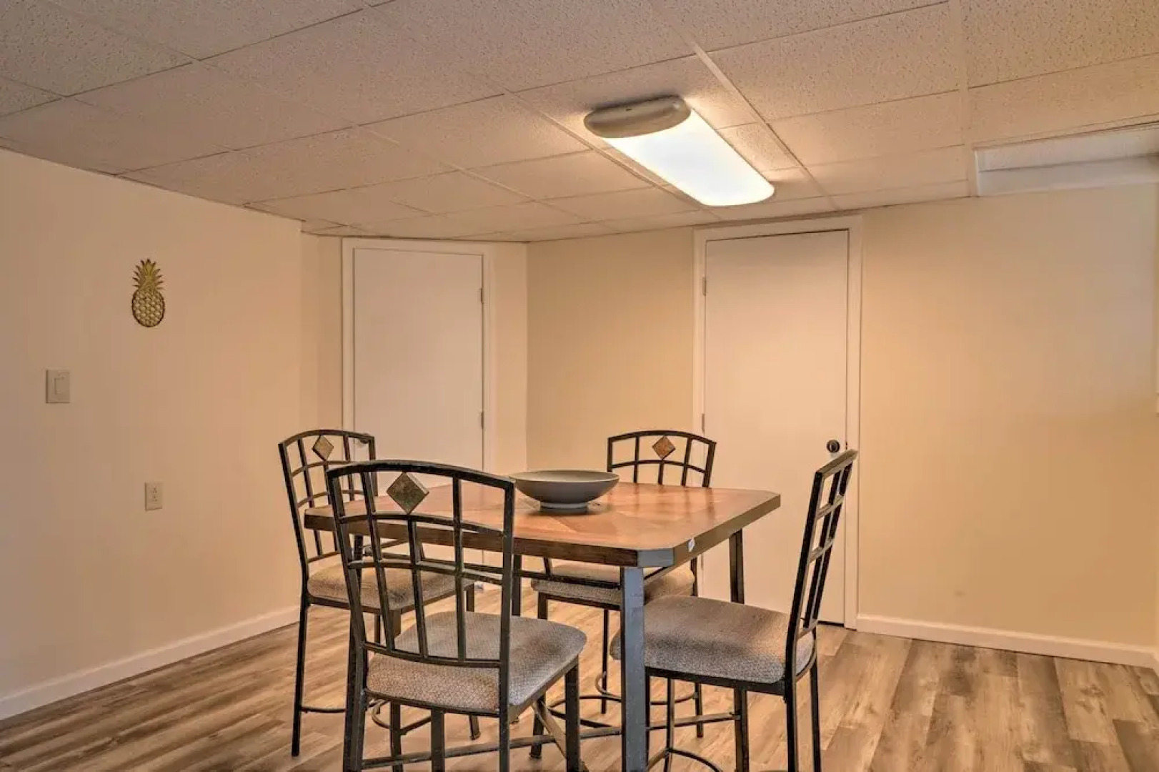 Cozy Alpine Lake Cabin w/ Pool & Lake Access!