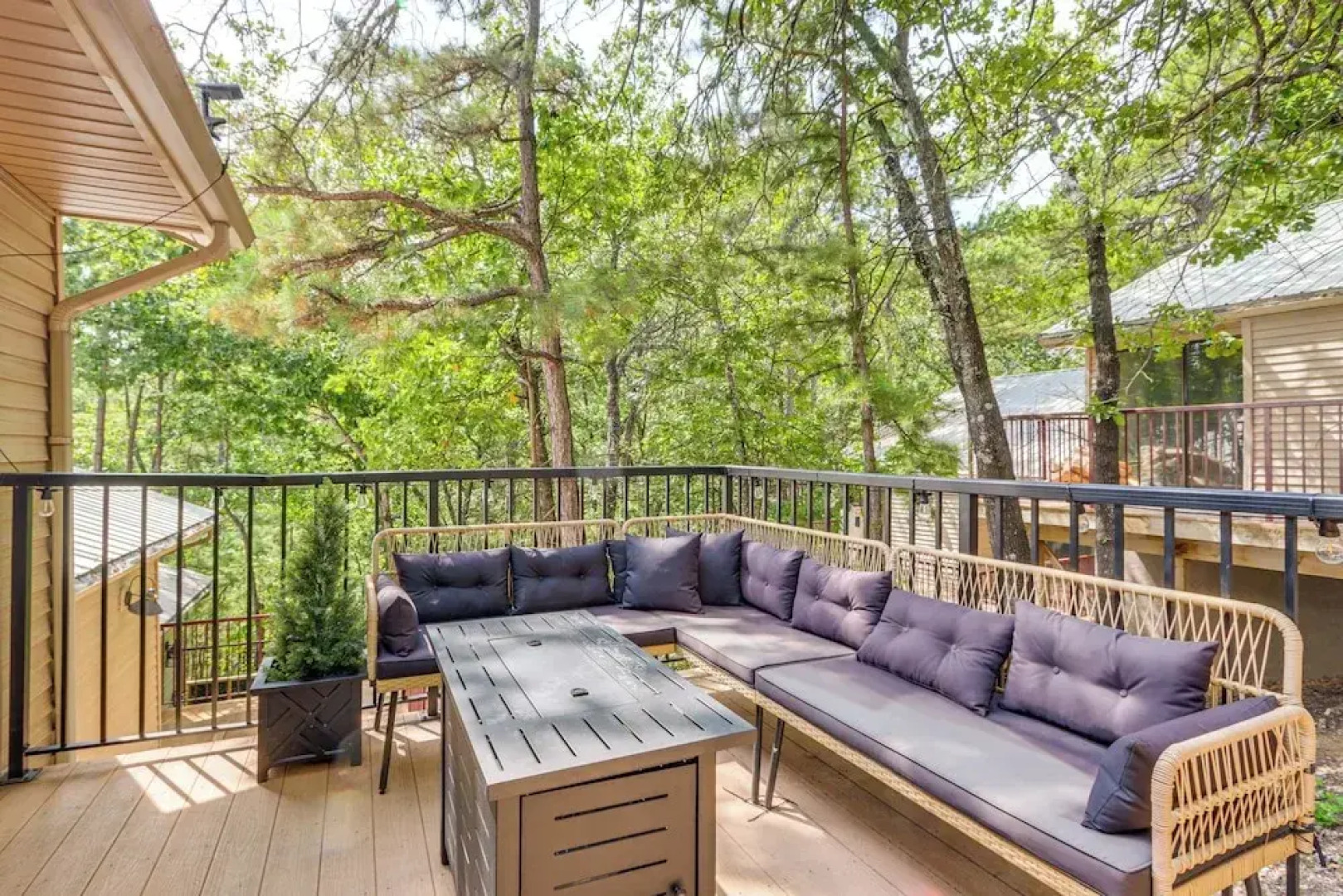 Walk to Table Rock Lake: Updated Cabin w/ Deck!