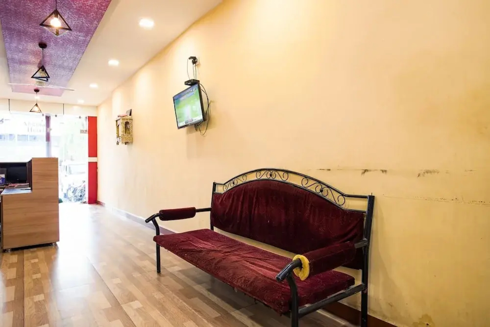 Spot On 23725 Jay Shanti Palace Hotel