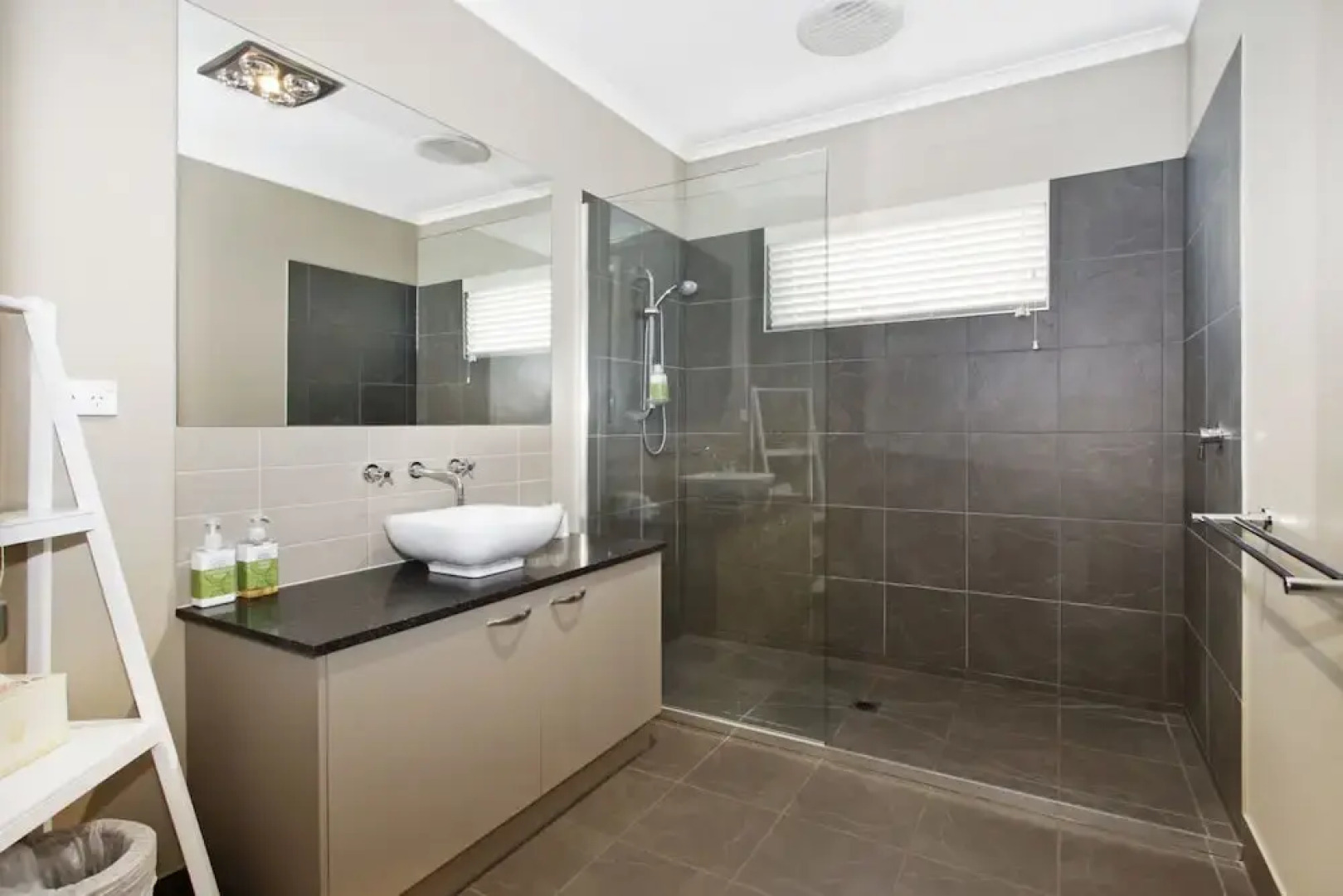 Collins Retreat - 4 Bedroom home with Pool