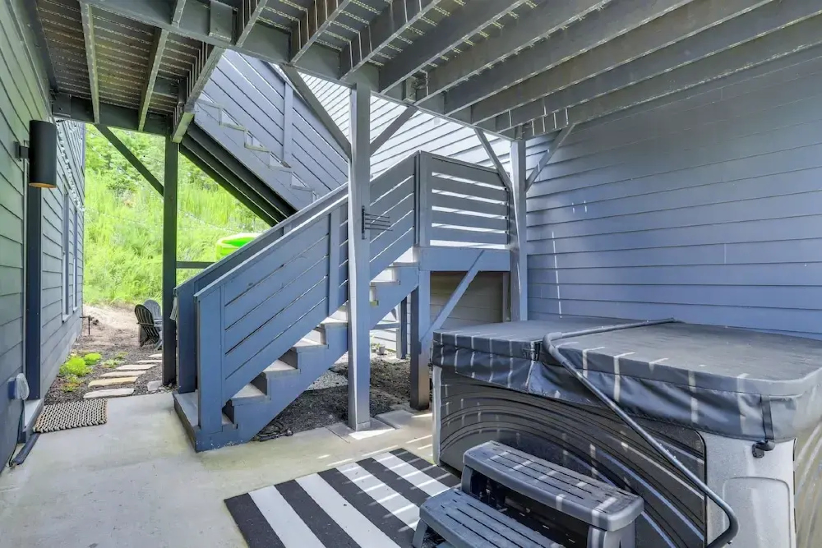 Modern & Luxe Lake Arrowhead Villa Near Marina!