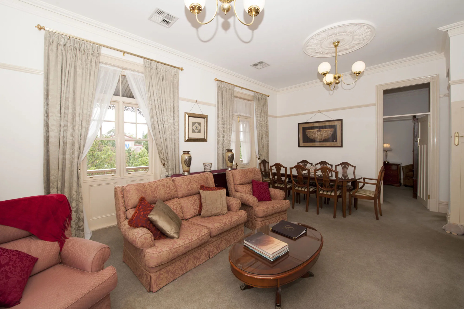 Cobb & Co Court Boutique Hotel