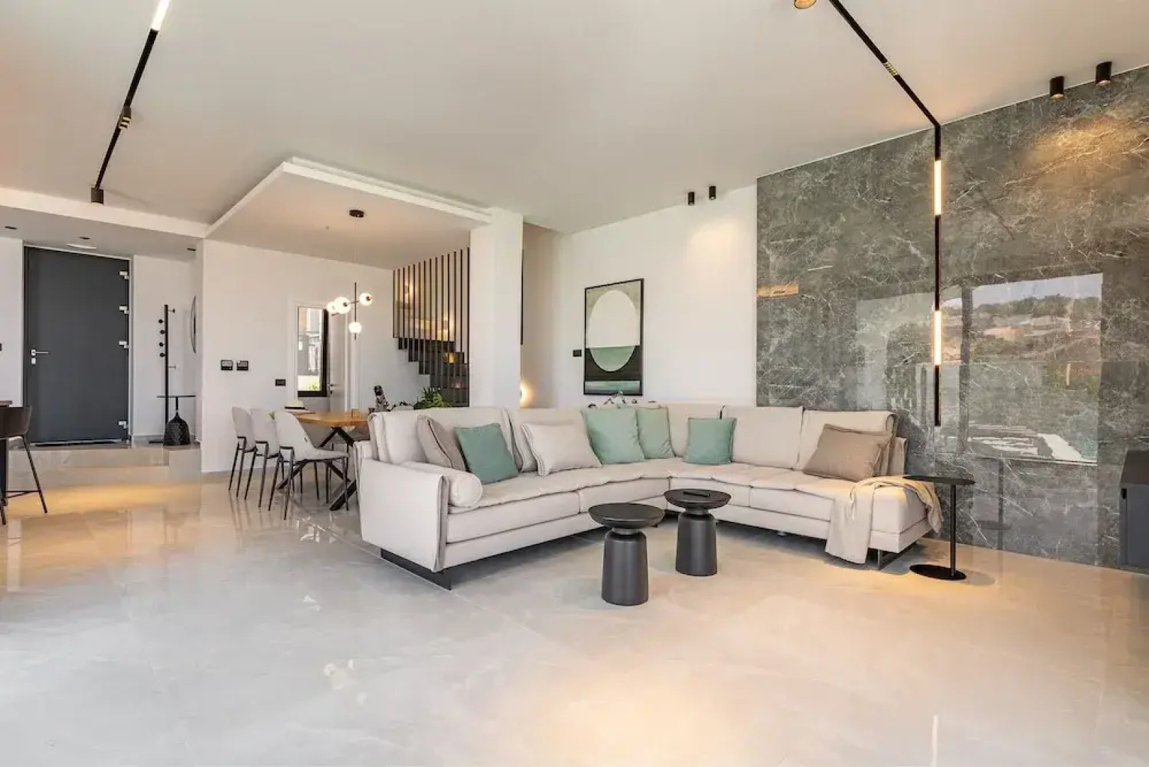 Bella Casa - Newly Built Designer Villa