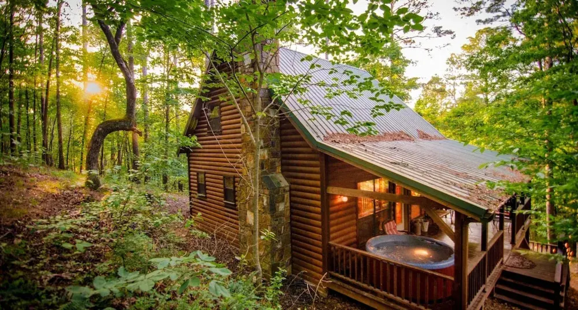 Breathless Cabin Includes Free Wifi, Parking Onsite, Private Hot Tub, and BBQ by Redawning