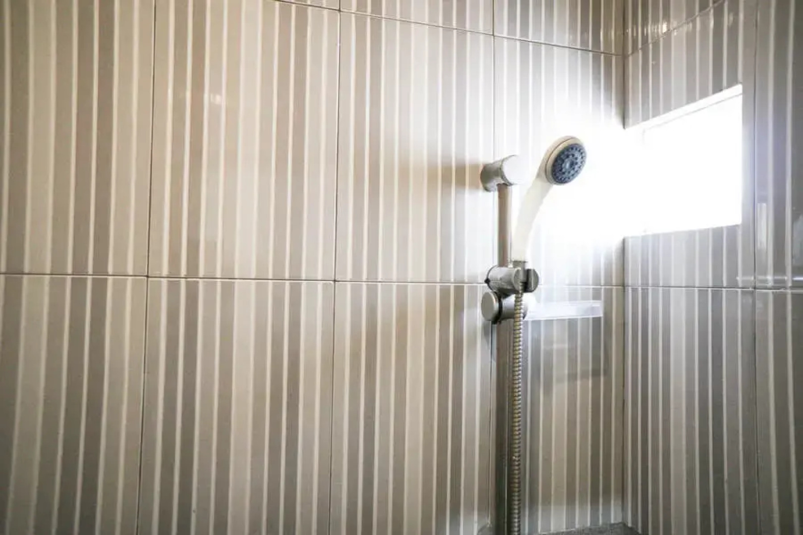 RedDoorz near Alun Alun Batu