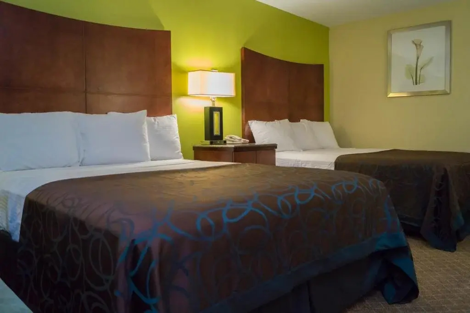 Sullivan Trail Inn & Suites