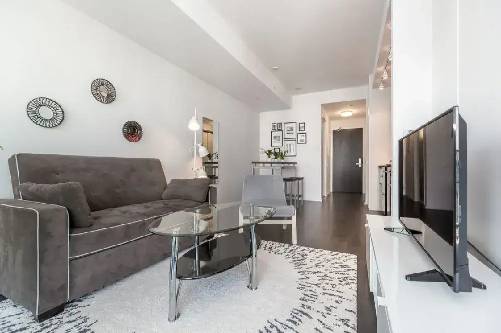 Noel Suites- Peter and Richmond St West